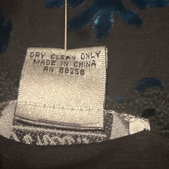 Elegant Blue Velvet Top - Picture 8 of 9